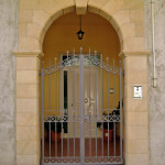 Rivestimento frontale ingresso in Pietra Sabucina