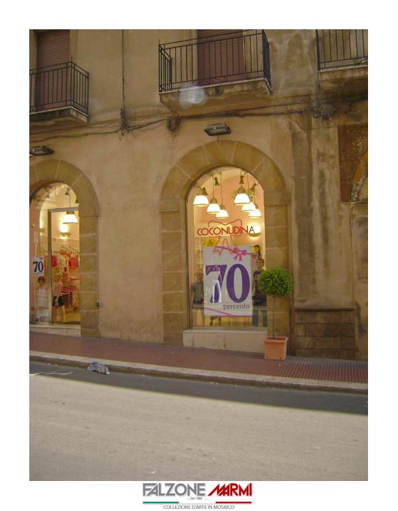 Portali negozi in Pietra Sabucina